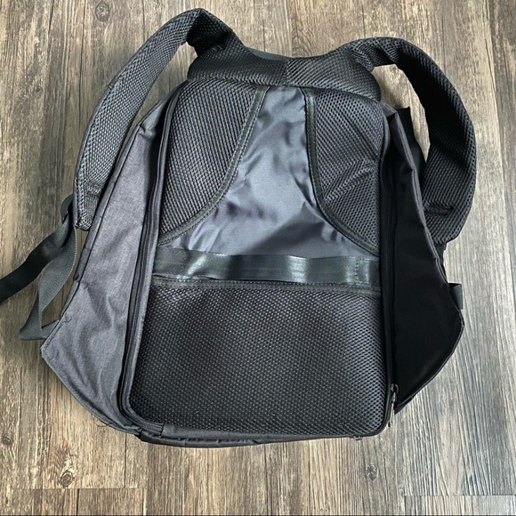 NWOT laptop / camera bag backpack. - Picture 6 of 12